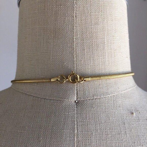Vintage 1980s Gold Tone Pendant Necklace - Picture 4 of 5
